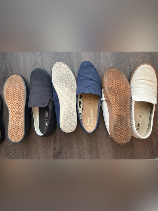 Toms Shoes - Toms women sz 7 Slip-On Canvas Loafers in Navy, Black and Beige.